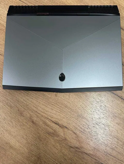 Ноутбук Dell Alienware 15 R3 15.6" FHD IPS i5 7300HQ 8Gb SSD 256Gb GTX 1050Ti Б/В | Зображення 2