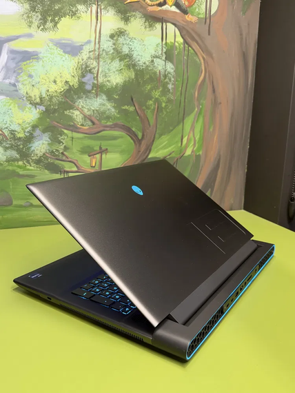 Ігровий ноутбук Dell Alienware m18 R2 / 18" (2560x1600) IPS / Intel Core i9-14900K (24 (32) ядра по 2.4 - 6.0 GHz) / 32 GB DDR5 / 1000 GB SSD / nVidia GeForce RTX 4070, 8 GB GDDR6, 128-bit / WebCam б/в | Зображення 6