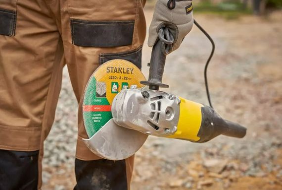 Шліфмашина кутова - болгарка мережева Stanley Fatmax  FMEG232 | Зображення 1