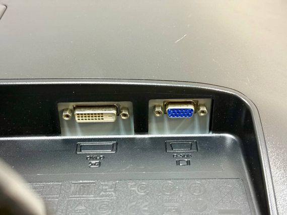 Монітор BenQ G2420HDBL/24" (1920x1080) TN/VGA, DVI/VESA 100x100 + Кабель живлення б/в | Зображення 4