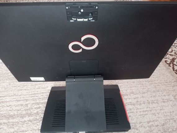 Моноблок Fujitsu Futro X913 / 23" (1920x1080) TN / AMD G-T44R (1 ядро по 1.2 GHz) / 4 GB DDR3 / 16 GB SSD / AMD Radeon HD 6250 Graphics б/в | Зображення 2