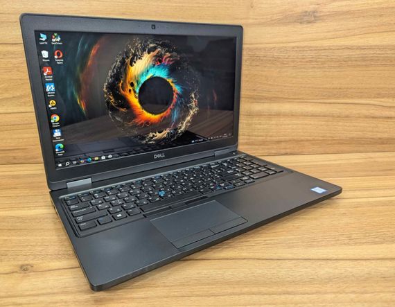 Ультрабук Dell Latitude 5590 / 15.6" (1920x1080) IPS Touch / Intel Core i5-8350U (4 (8) ядра по 1.7 - 3.6 GHz) / 8 GB DDR4 / 256 GB SSD / Intel UHD Graphics 620 / HDMI / WebCam / Windows 10 б/у + Подарок Беспроводная мышь / USB | Зображення 3