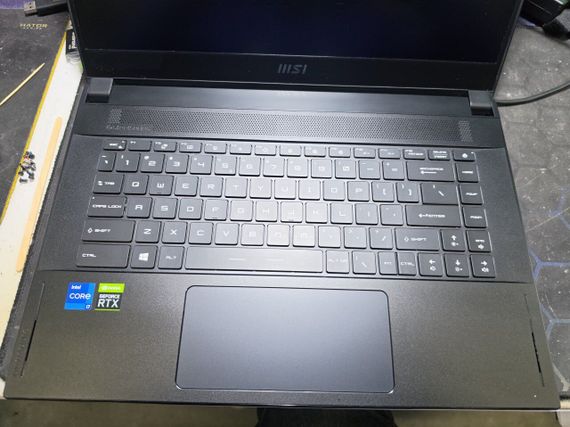 Игровой ноутбук Б-класс MSI Stealth GS66 11UE / 15.6" (1920x1080) IPS / Intel Core i5-11400H (6 (12) ядер по 2.2 - 4.5 GHz) / 16 GB DDR4 / 960 GB SSD / nVidia GeForce RTX 3060, 6 GB GDDR6, 192-bit / WebCam б/у + Подарок Мышь HOCO GM28 | Зображення 8