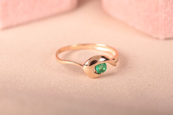 Кольцо из красного золота с  зелеными изумрудом 15 | Зображення 6