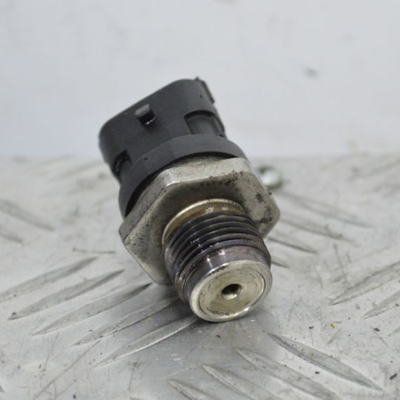 Датчик тиску палива 1.3 / 2.0 CDTI Opel Astra J Corsa D Insignia Meriva B Опель 55207677 0281002903 | Зображення 2