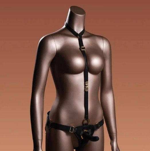 Страпон с нереалистичным фаллоимитатором M UPKO, с ошейником, черный sexstyle