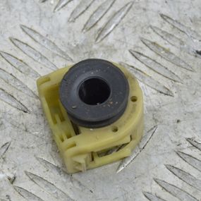 Кронштейн кріплення радіатора Citroen C3 Picasso 2006-2012 Кріплення радіатора Сітроен 9681921680