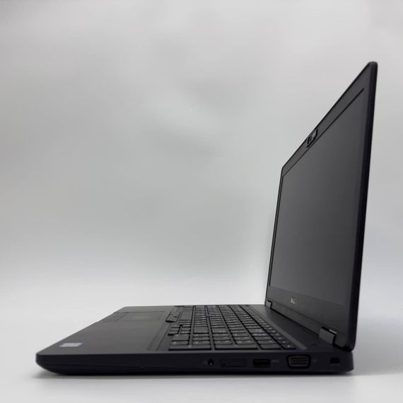 Ноутбук Dell Latitude 5580 / 15.6" (1920x1080) IPS / Intel Core i7-7820HQ (4 (8) ядра по 2.9 - 3.9 GHz) / 16 GB DDR4 / 256 GB SSD / nVidia GeForce 940MX, 2 GB GDDR5, 64-bit / WebCam / HDMI б/в + Подарунок Мишка та килимок | Зображення 4