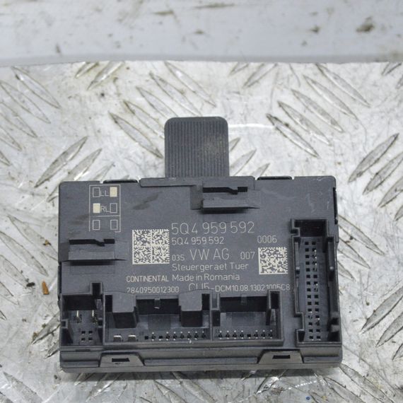 Блок керування передніх правих дверей Volkswagen Golf VII 2012-2020 Фольксваген Гольф 7 5Q4959592