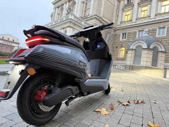Электроскутер Crosser CR-22 2500W 72V 35Ah Graphene, до 80 км, 65 км/ч, современный городской электроскутер Синій | Зображення 1