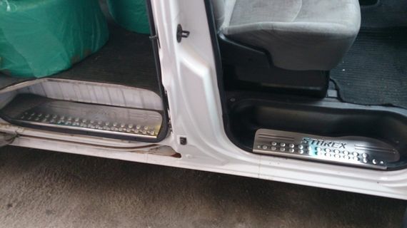 Накладки на пороги OmsaLine (3 шт, нерж) для Hyundai H200, H1, Starex 1998-2007 рр | Зображення 1