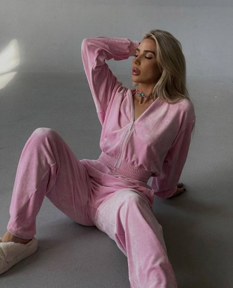 Женский велоровый спортивный костюм двойка с укороченной кофтой BF862 цвет розовый, размер 42/44 | Зображення 2