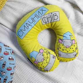 Подушка дорожная Смачних снів 32x30 см (DOP_20NG004)