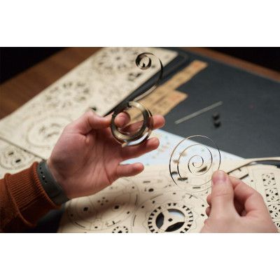 Конструктор Ugears Астроном. Настольные часы с турбийоном (70162) | Зображення 4