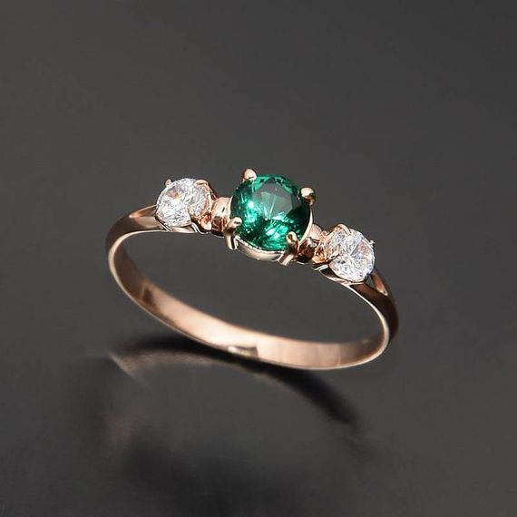 Кольцо из красного золота с фианитами 15.5