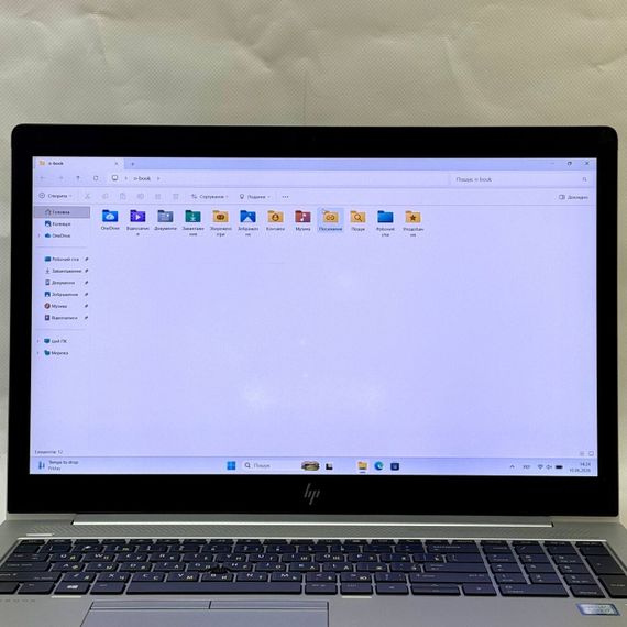Ультрабук Б-класс HP EliteBook 850 G5 / 15.6" (1920x1080) IPS / Intel Core i7-8550U (4 (8) ядра по 1.8 - 4.0 GHz) / 16 GB DDR4 / 256 GB SSD / Intel UHD Graphics 620 / WebCam / Windows 11 Pro б/у | Зображення 2