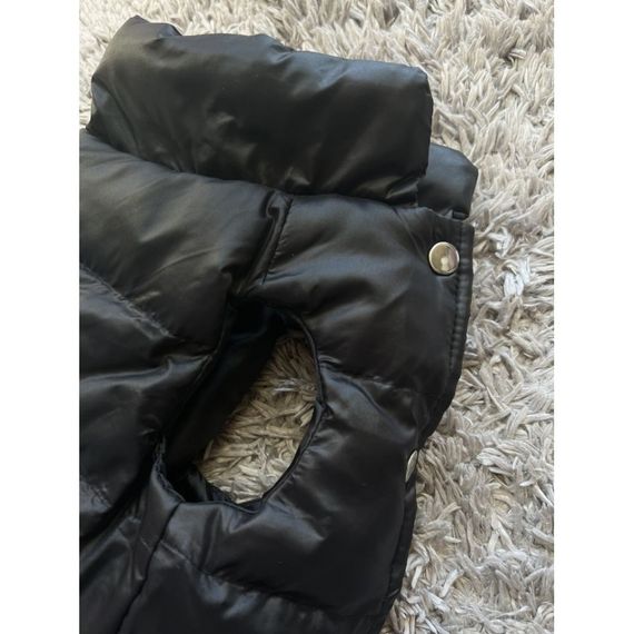 Брендовая зимняя жилетка для собак MONCLER, без капюшона, на кропках, черная | Зображення 4