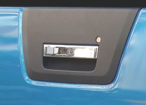 Накладка на ручку багажника (нерж) Carmos - Турецкая сталь для Nissan Navara 2006-2015 гг