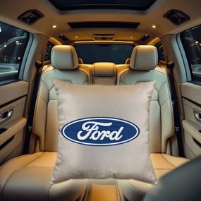 Авто Подушка c вишивкою логотипу марки форд Ford бежевий автомобілісту 03772