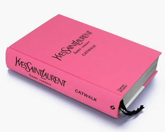 Книга про модний Дім Ів Сен-Лоран Yves Saint Laurent Catwalk: The Complete Haute Couture Collections | Зображення 7