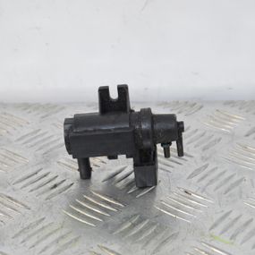 Клапан тиску 2.0 / 3.0 BMW E60 E61 E81 E82 E90 E91 2004-2013 Вакуумний клапан БМВ е60 е61 е81 е90 е91 7805391