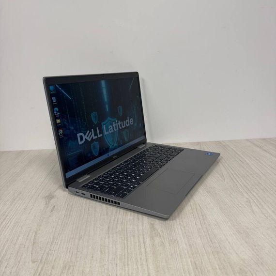 Ультрабук Dell Latitude 5520 / 15.6" (1920x1080) IPS / Intel Core i5-1145G7 (4 (8) ядра по 4.4 GHz) / 8 GB DDR4 / 256 GB SSD / Intel Iris Xe Graphics / WebCam б/у | Зображення 4
