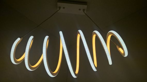 Люстра світлодіодна підвісна LED світильник для квартири на стелю лед 25563 Білий 40-150х27х60 см. | Зображення 1