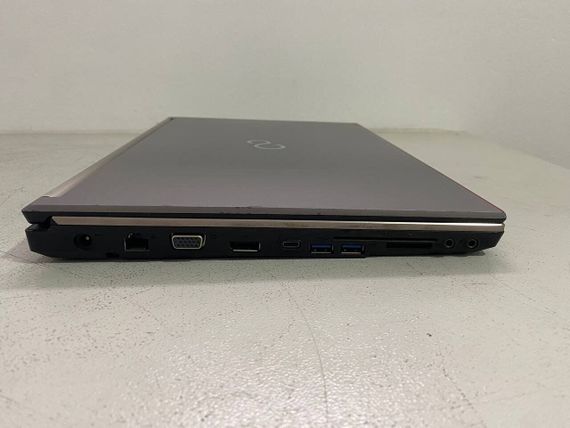 Мобильная рабочая станция Fujitsu Celsius H760 / 15.6" (1920x1080) IPS / Intel Core i7-6820HQ (4 (8) ядра по 2.7 - 3.6 GHz) / 16 GB DDR4 / 256 GB SSD / nVidia Quadro M1000M, 2 GB GDDR5, 128-bit / WebCam / DVD-ROM б/у | Зображення 2