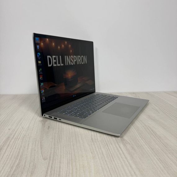 Ноутбук Б-класс Dell Inspiron 16 5620 / 16" (1920x1200) IPS Touch / Intel Core i7-1260U (10 (12) ядер по 1.1 - 4.7 GHz) / 16 GB DDR4 / 512 GB SSD NVMe / nVidia GeForce MX570 A, 2 GB GDDR6, 64-bit / WebCam б/у | Зображення 3