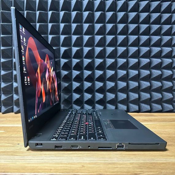 Ноутбук Б-клас Lenovo ThinkPad T560 / 15.6" (1920x1080) TN / Intel Core i5-6200U (2 (4) ядра по 2.3 - 2.8 GHz) / 8 GB DDR3 / 128 GB SSD / Intel HD Graphics 520 / WebCam б/в | Зображення 2