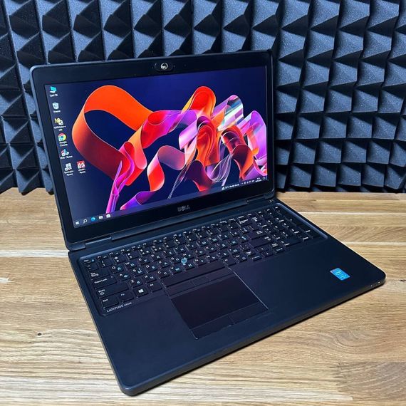 Ноутбук Б-клас Dell Latitude E5550 / 15.6" (1920x1080) TN / Intel Core i5-5300U (2 (4) ядра по 2.3 - 2.9 GHz) / 8 GB DDR3 / 128 GB SSD / nVidia GeForce 830M, 2 GB DDR3, 64-bit / WebCam / Win 10 б/в | Зображення 2