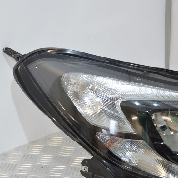Фара права Opel Corsa E 2014-2019 Фара передня права Опель Корса Е 13381336 | Зображення 1