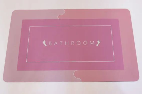 Килимок у ванну вологовбираючий суперпоглинаючий нековзний Bath Mat Super Absorbent (40х60см) рожевий | Зображення 1