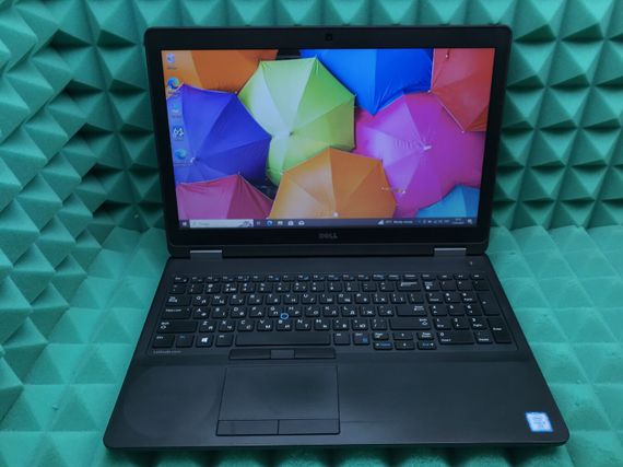 Ноутбук Б-класс Dell Latitude E5570 / 15.6" (1366x768) TN / Intel Core i5-6300U (2 (4) ядра по 2.4 - 3.0 GHz) / 8 GB DDR4 / 256 GB SSD / Intel HD Graphics 520 / WebCam / HDMI / Windows 10 лицензия б/у | Зображення 1