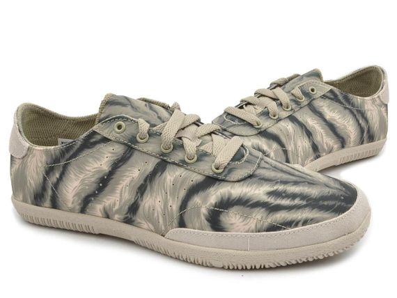 Кеды мужские adidas Originals Jeremy Scott M18995 (текстиль, летние, повседневные, перфорированные, адидас) 42 (UK 8 / US 8.5 - стелька 26.5 см) | Зображення 1