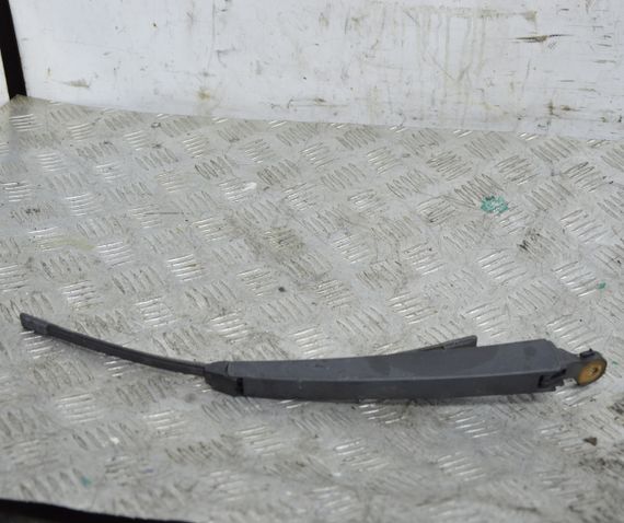 Важіль склоочисника заднього Volkswagen Polo 2002-2009 хетчбек двірник задній Фольксваген Поло 6N0955707B