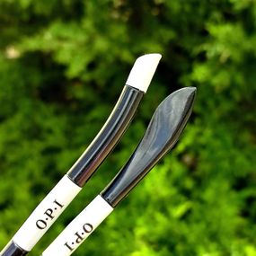 Черный силиконовый пушер OPI двухсторонний