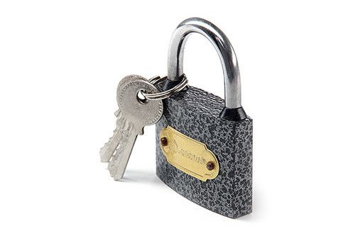 Замок навесной черный с резиновыми кольцами 29x26x12мм английский ключ AURORA