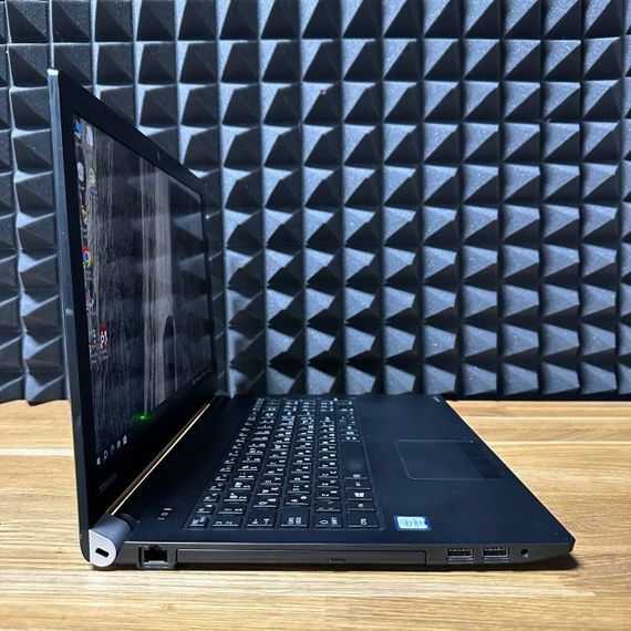 Ноутбук Б-класс Toshiba Satellite Pro A50-C / 15.6" (1920x1080) TN / Intel Core i7-6500U (2 (4) ядра по 2.5 - 3.1 GHz) / 16 GB DDR3 / 256 GB SSD / Intel HD Graphics 5500 / WebCam б/у | Зображення 4