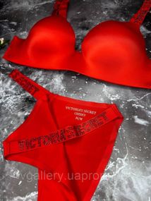 Комплект жіночої нижньої білизни Victoria`s Secret (бюстгальтер + трусики) Червоний