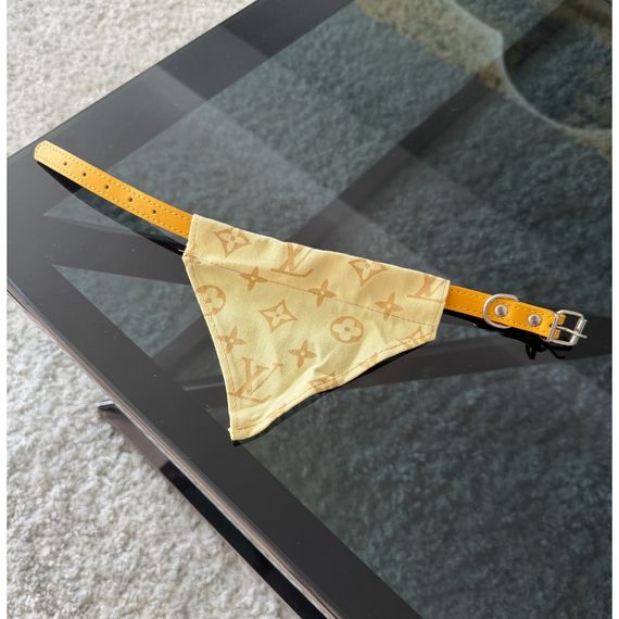 Ошейник для собак и кошек Louis Vuitton Yellow Monogram с банданой | Брендовый аксессуар для питомцев | Зображення 1