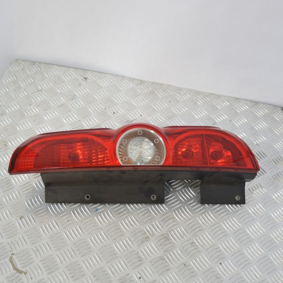 Ліхтар задньої правої разпашної двері Fiat Doblo II 2010-2015 Фара стоп задня права Фіат Добло 2 00518106730 | Зображення 3