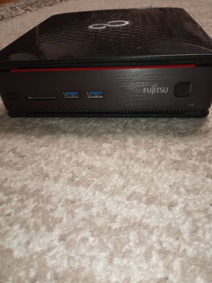 Неттоп Б-клас Fujitsu Esprimo Q920 USFF / Intel Core i5-4590T (4 ядра по 2.0 - 3.0 GHz) / 6 GB DDR3 / 240 GB SSD / Intel HD Graphics 4600 б/в | Зображення 1