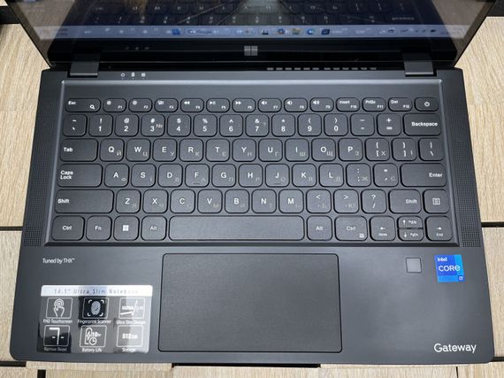 Ультрабук Б-класс Gateway GWTC71427-BK / 14.1" (1920x1080) IPS Touch / Intel Core i7-1255U (10 (12) ядер по 2.8 - 4.7 GHz) / 8 GB DDR4 / 512 GB SSD M.2 / Intel UHD Graphics / WebCam / Fingerprint б/у | Зображення 3