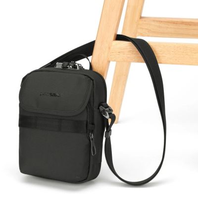 Сумка Pacsafe Metrosafe X compact Crossbody Чорна (30610100) | Зображення 1