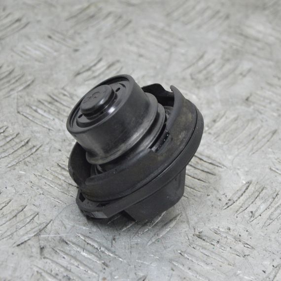 Кришка паливного бака Volkswagen Golf IV 1997-2004 Пробка бензобака Фольксваген Гольф 4 | Зображення 2