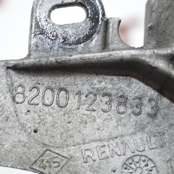 Кронштейн кріплення генератора і кондиціонера 2.2 DCI Renault Espace IV Laguna Рено Еспейс Лагуна 8200123833 | Зображення 3
