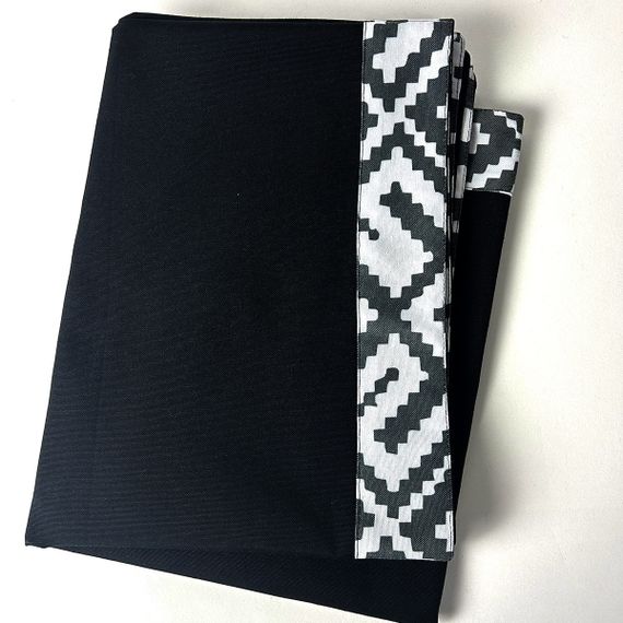 Скатерть SoundSleep Код Незламной Нации 140х180 см бело-черная (94204544) | Зображення 4