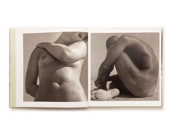 Книга про искусство фотографии альбом с работами Моны Кун Mona Kuhn "Photographs" книги о ню фотографах | Зображення 5