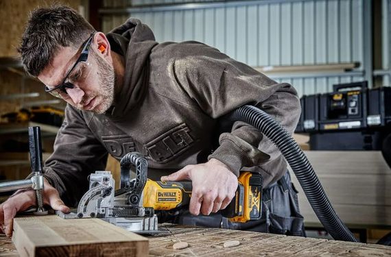Фрезер акумуляторний DeWalt безз АКБ та ЗП DCW682NT | Зображення 8